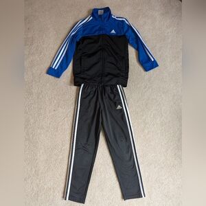 Adidas track suit boys size 7
